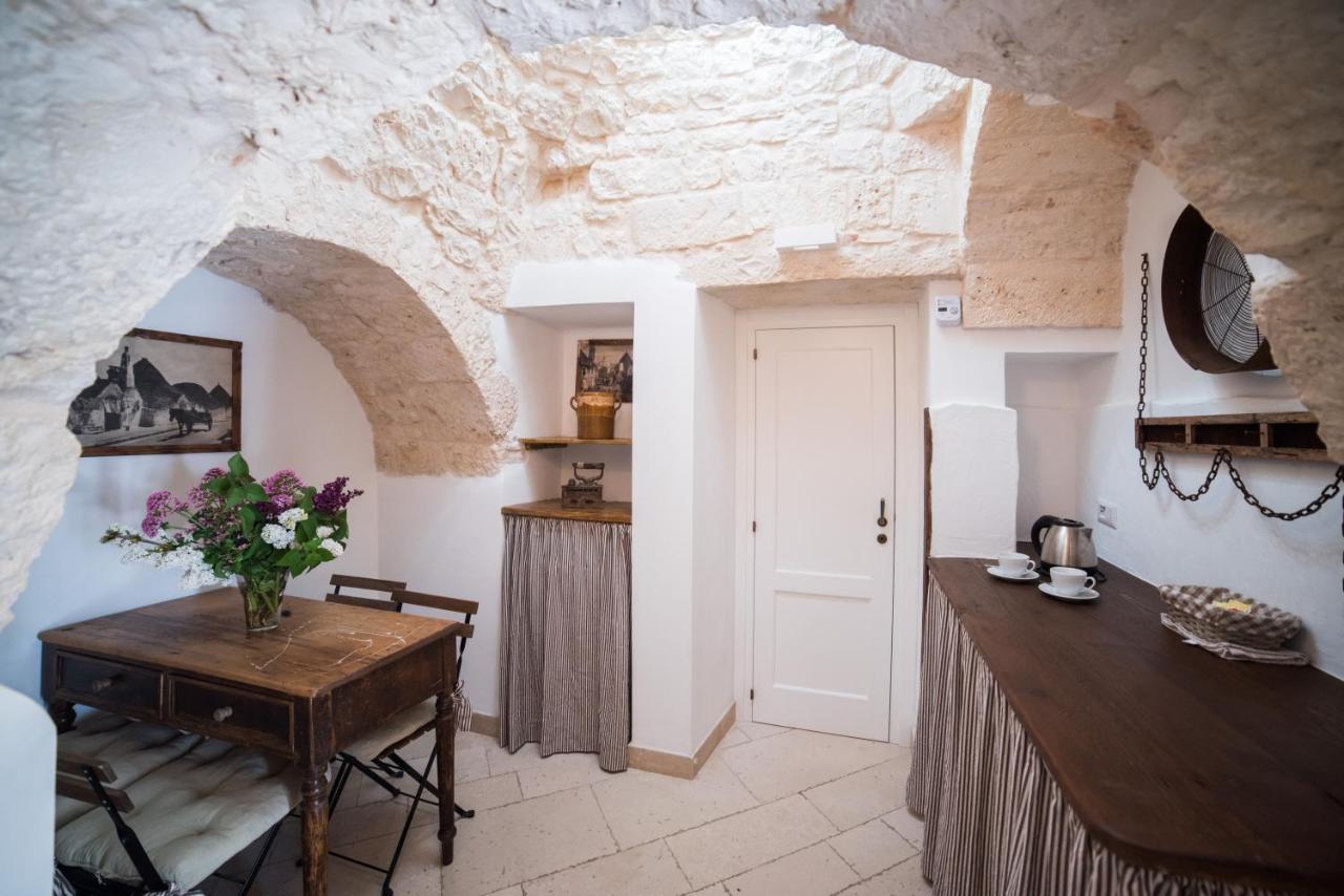 Charming Trulli Aparthotel Alberobello Bagian luar foto