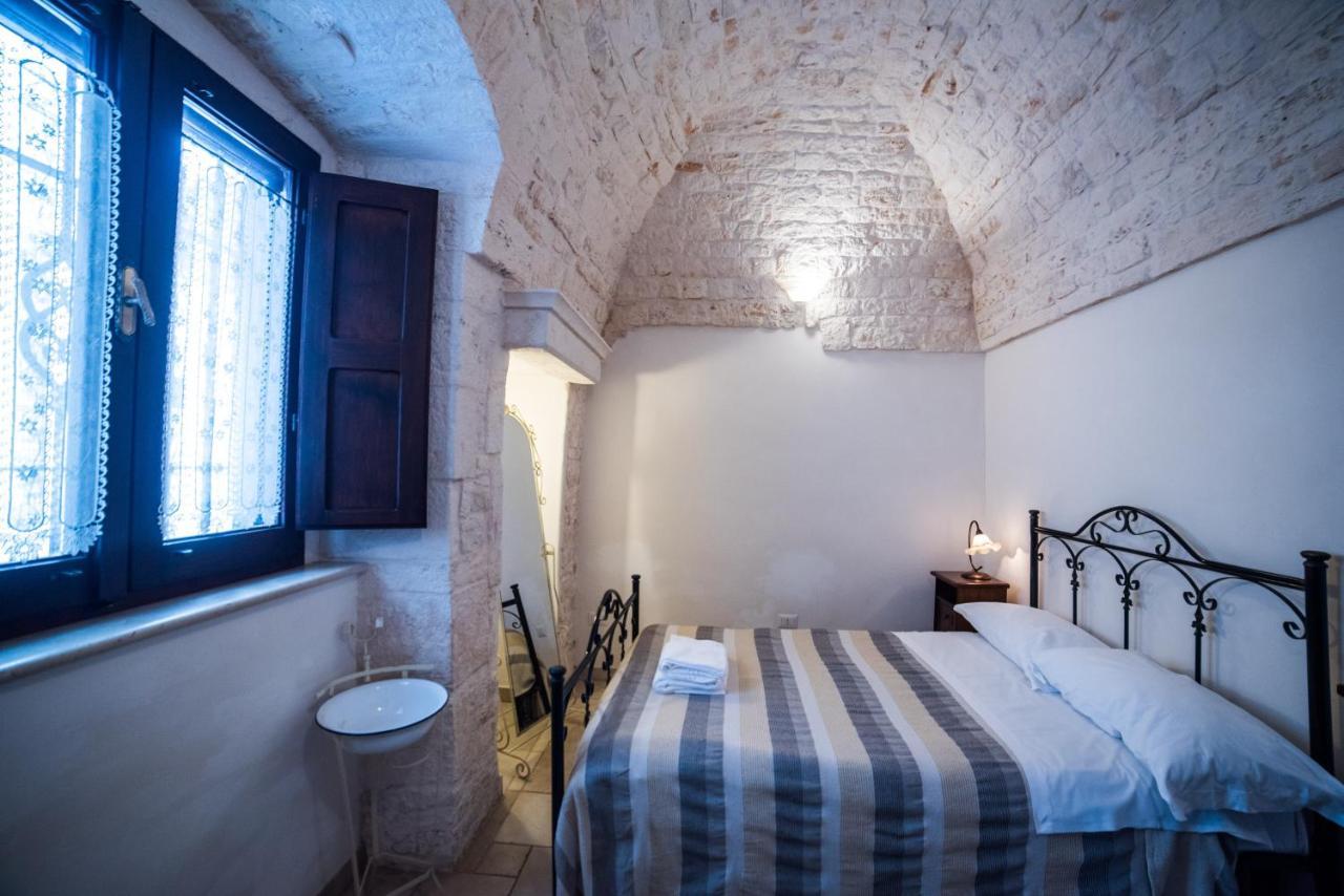 Charming Trulli Aparthotel Alberobello Bagian luar foto